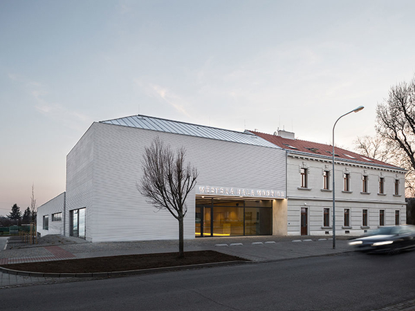 Národní cenu za architekturu 2020 získala Městská hala Modřice